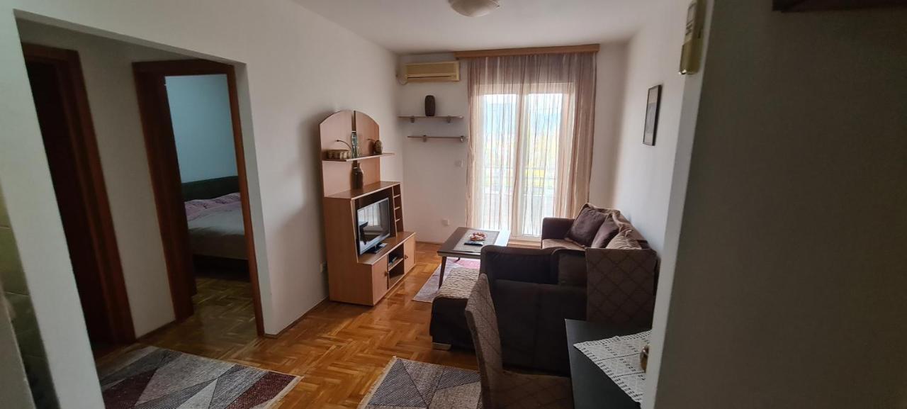 Apartman Velimir Stari Aerodrom Podgorica Exteriör bild