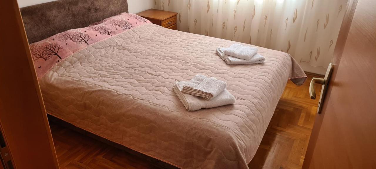 Apartman Velimir Stari Aerodrom Podgorica Exteriör bild